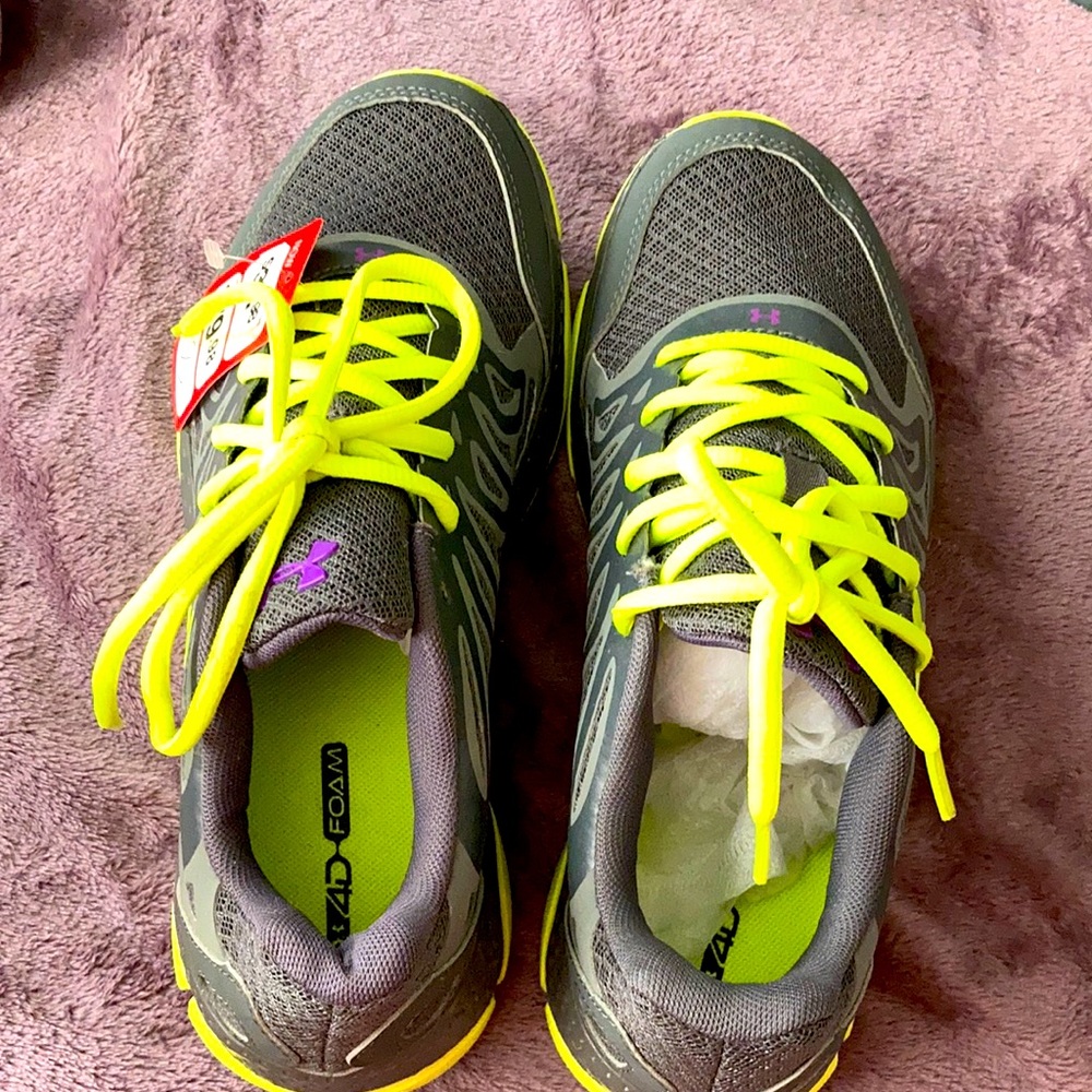 Under Armour NWT Size 8